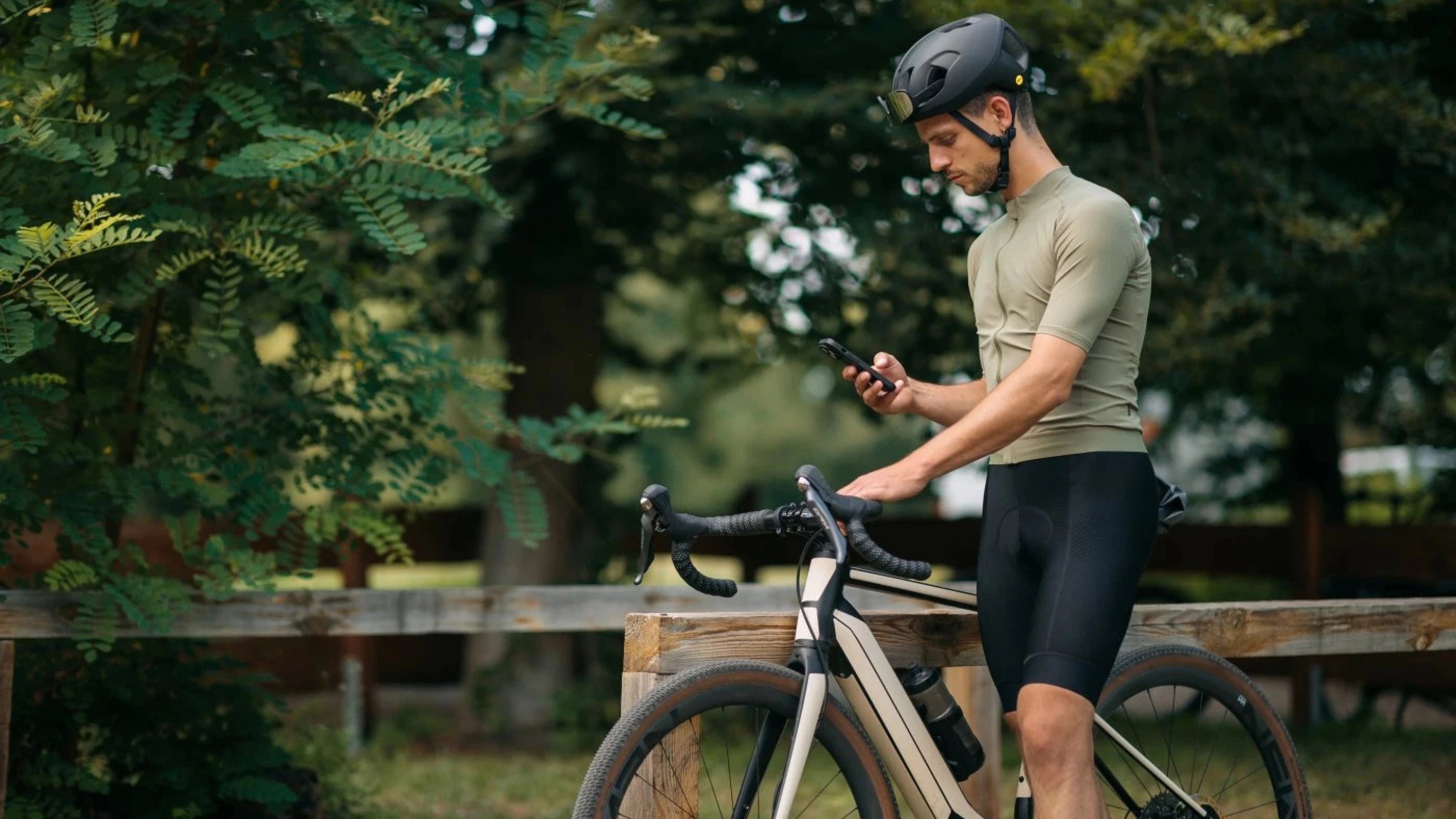 Rain pants for cycling essential for your journeys